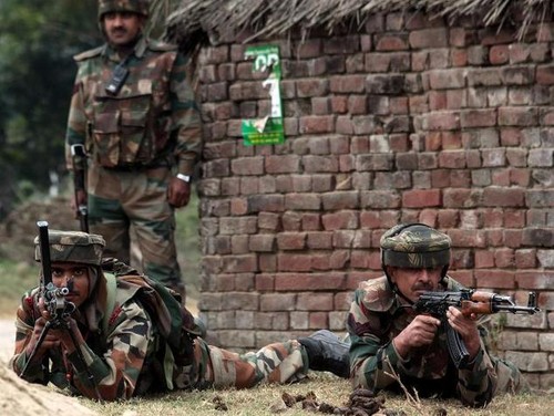 Gunfight in Kashmir kills at least 9 - ảnh 1